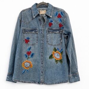 STUNNING♥️ NWT We the Free Denim Floral Embroidered Denim Snap Blouse/Jacket